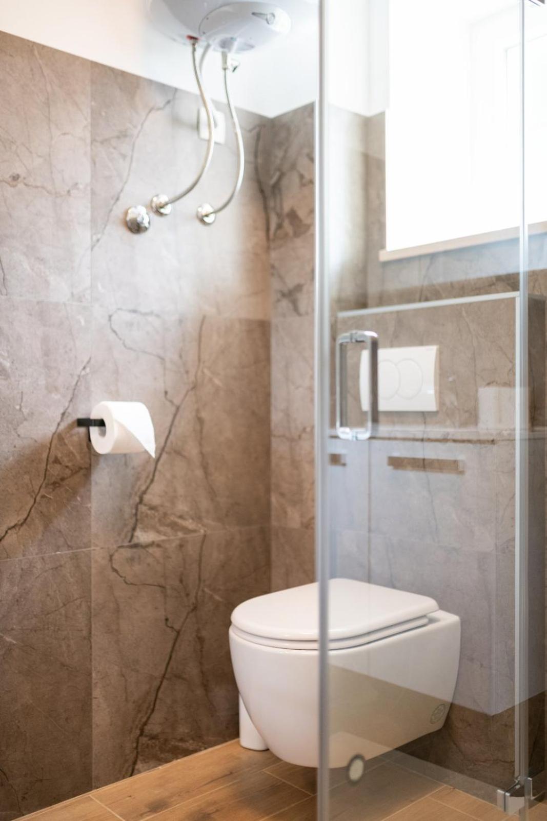 Apartment Emilia 2 *