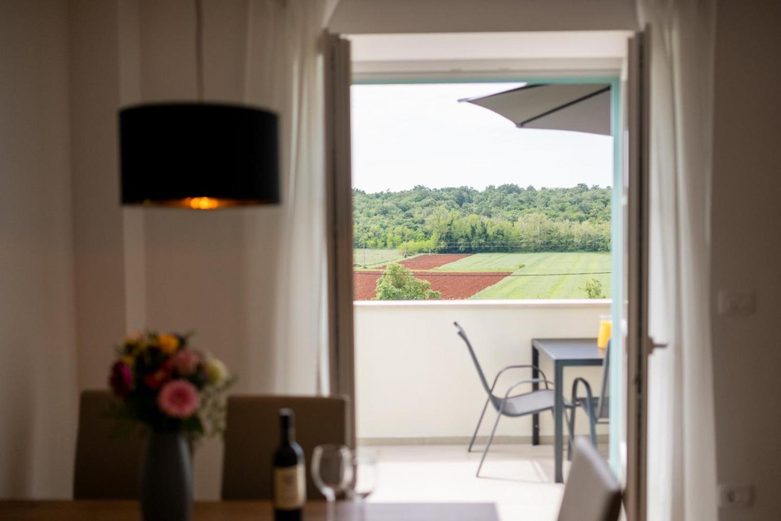 Apartment Emilia 2