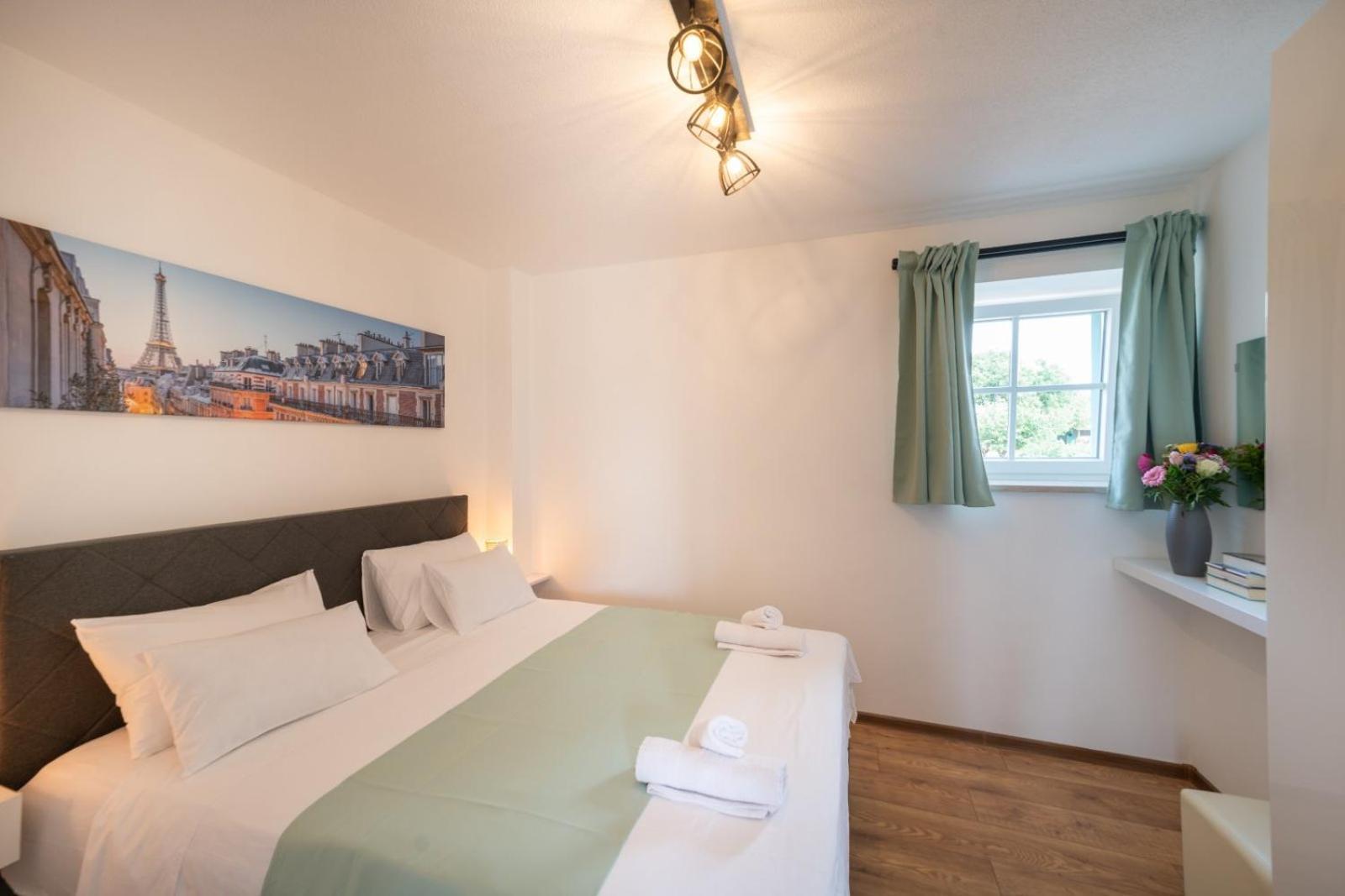 Apartment Emilia 2 *