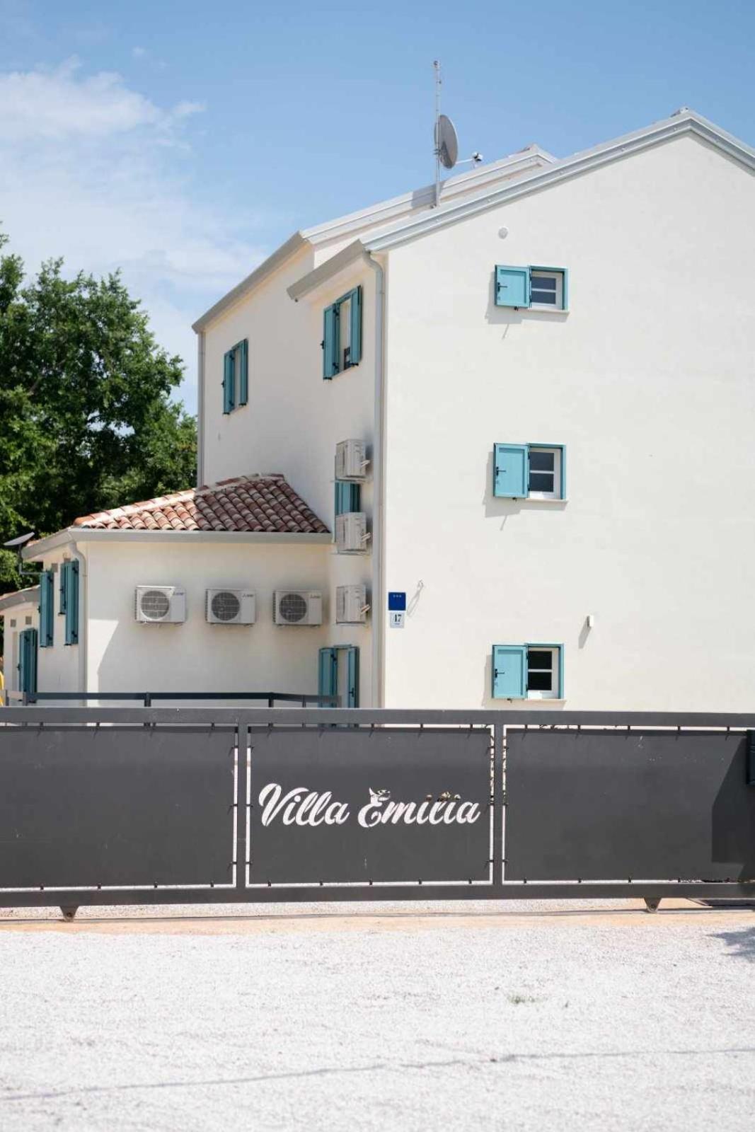 Emilia 2 Apartment