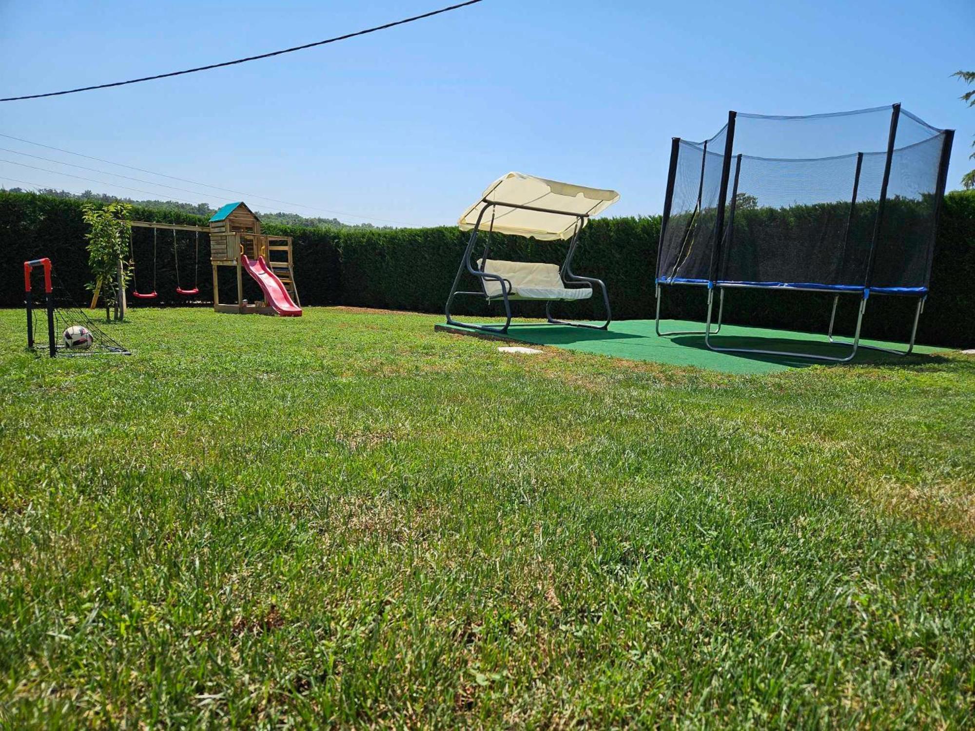 Apartment Emilia 2 *
